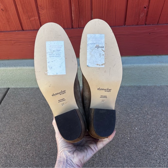 $590~ELYSE WALKER LOS ANGELES~Tan Distressed Suede Stacked Heel Bootie~Boot~37/7 - Picture 14 of 14